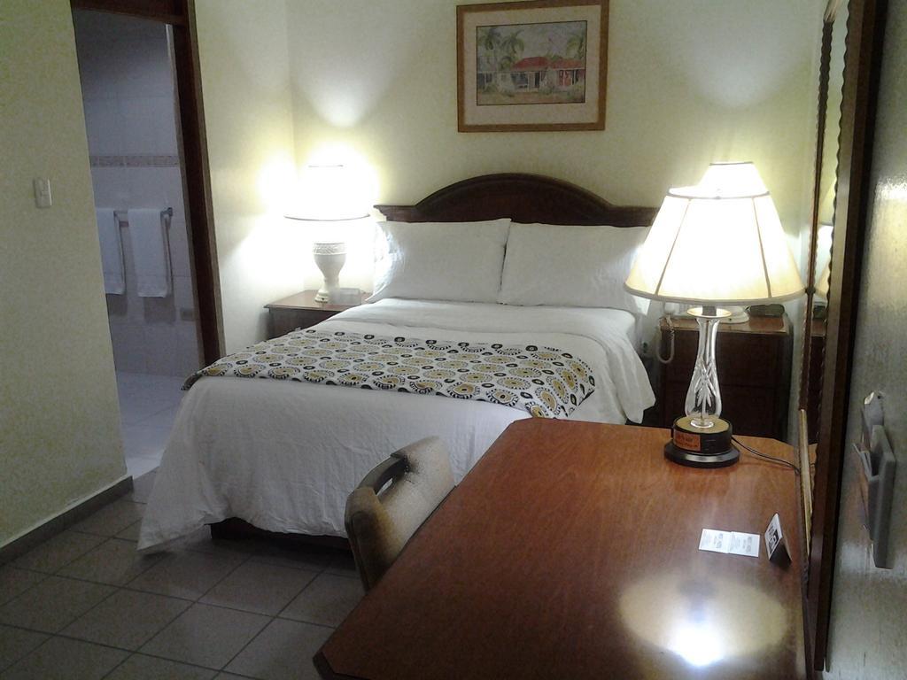 Micro Hotel Condo Suites Santo Domingo Room photo